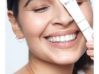 Contornos de ojos y labios