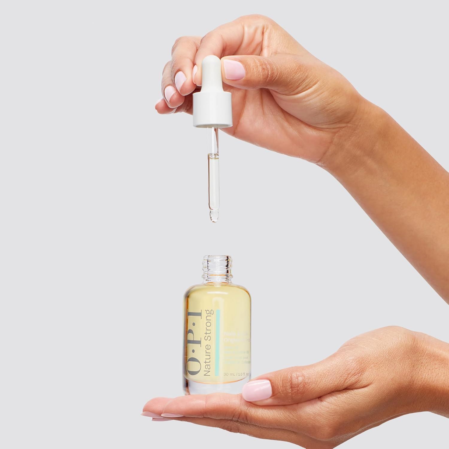 OPI NATURE STRONG GLOW UP NAIL & CUTICLE OIL - Imagen 2